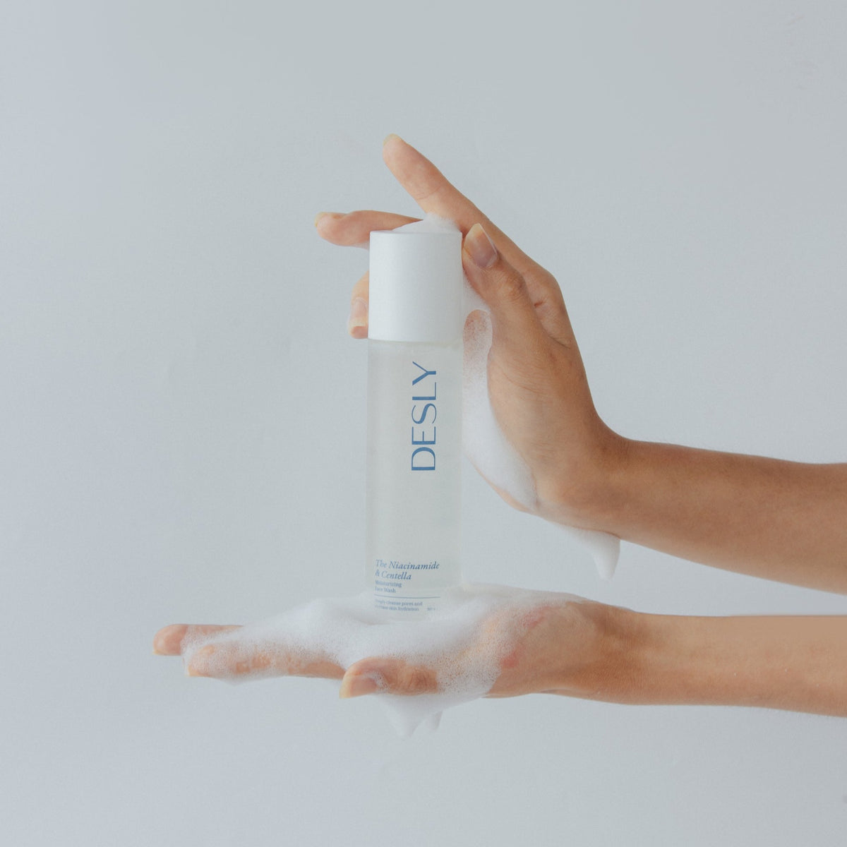 DESLY The Niacinamide & Centella Moisturizing Face Wash 100ml – Desly.co